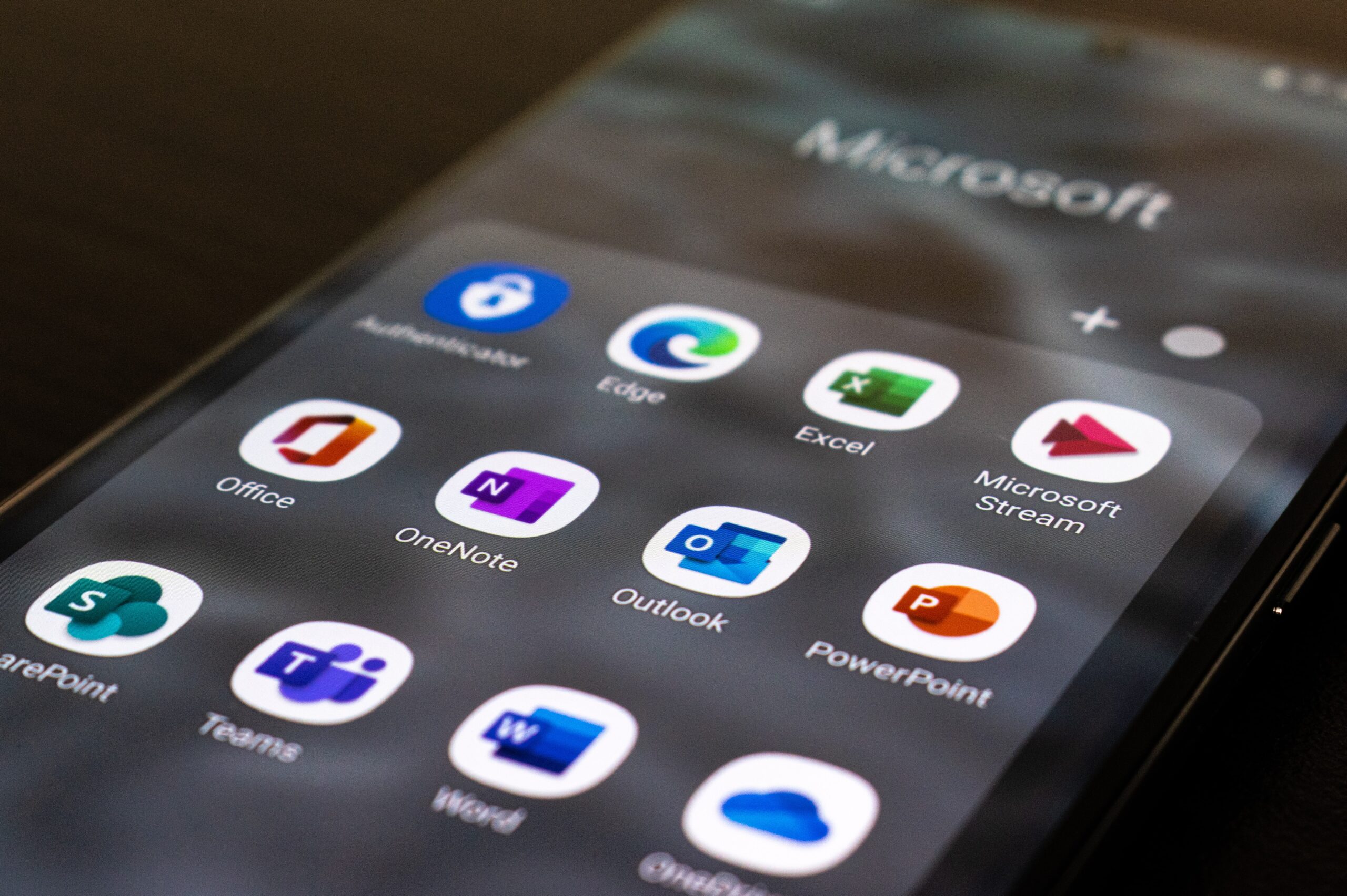 Office365 apps ses på mobilskærm